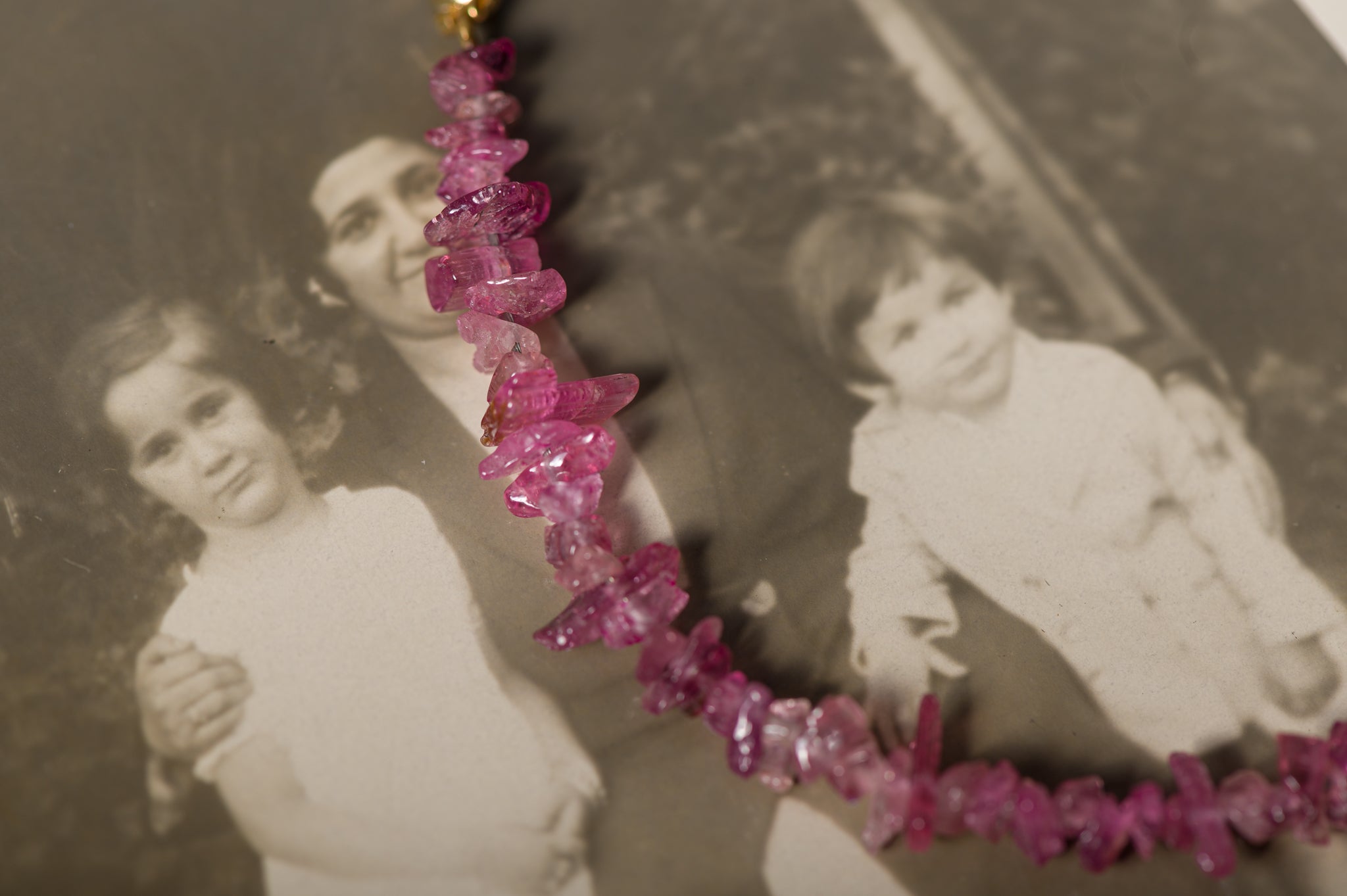 PINK GLOW NECKLACE